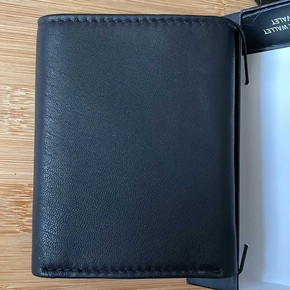 Brand New True Religion Genuine Leather Black Men’s Kincaid Wallet w/ Desk Valet